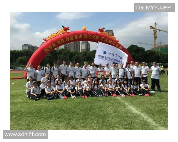 雷恩足球球星闪耀赛场引领球队奋勇拼搏再创辉煌