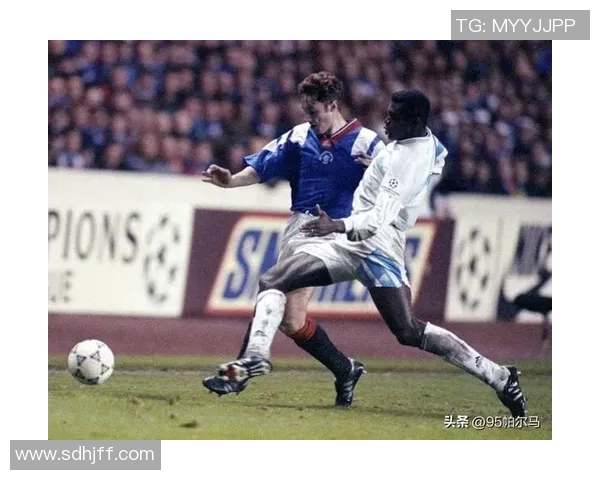 足球巨星鲜为人知的怪癖趣闻与独特赛场习惯揭秘